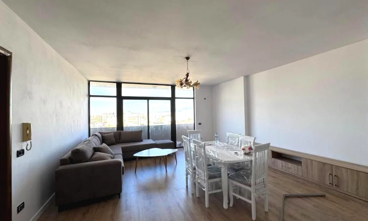 Appartamento in affitto a Tirana 2+1, Arredato