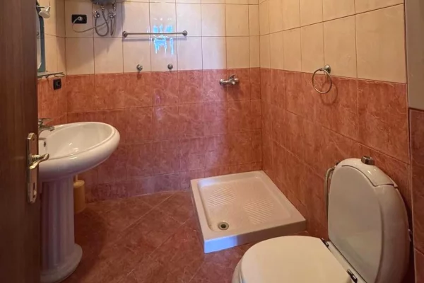 Appartamento in affitto a Tirana 2+1, Arredato