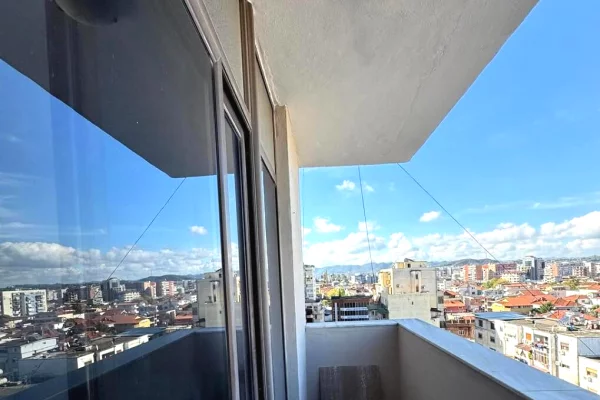 Appartamento in affitto a Tirana 2+1, Arredato