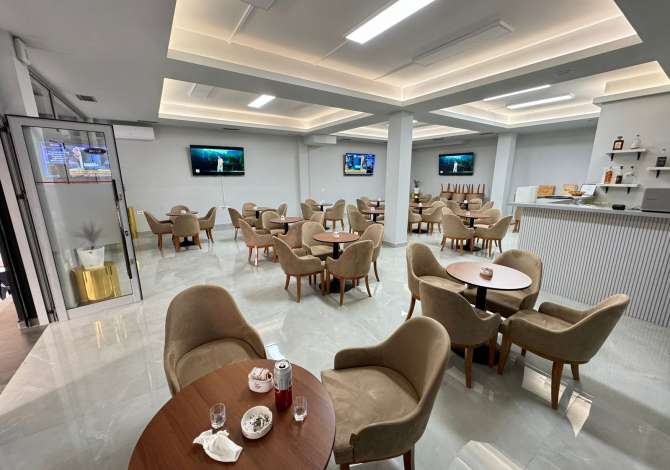 ✨Ambient biznesi me qera  •Tek Zogu i zi  •Siperfaqe 80 m2  •Bosh  •Kati 0  📲Cmimi 1000 euro i disk