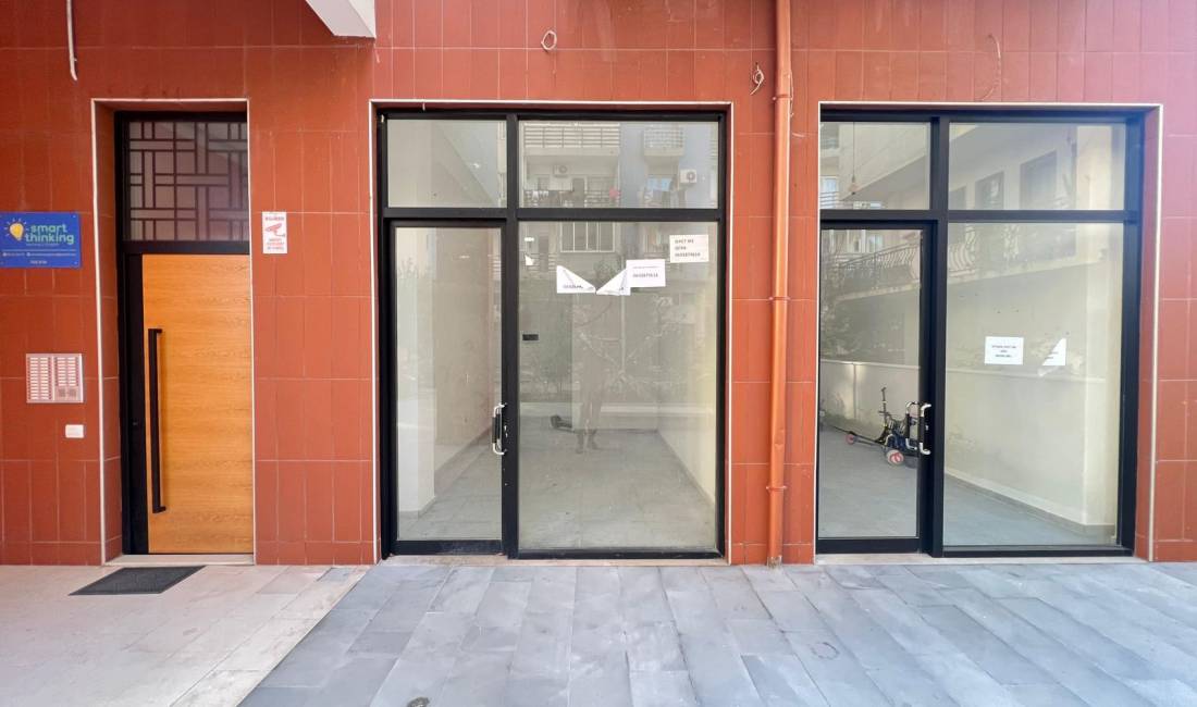 Dyqan per qera ,Rruga stavri themeli  Kati 0  Siperfaqe 26 m2  Cmimi 30000 leke