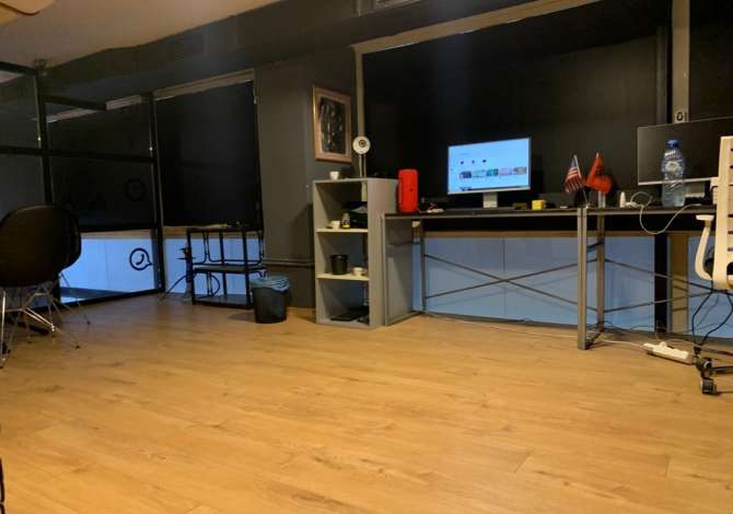 Jepet me qera zyre duplex per biznese te ndryshme Frosina  Kati 0 Cmimi 500 euro