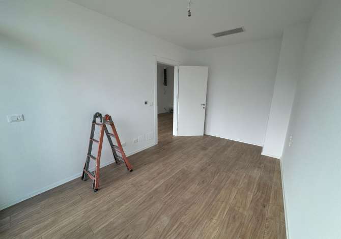 Ambient biznesi me qera 3+1 ne Tirane - 800 Dollar