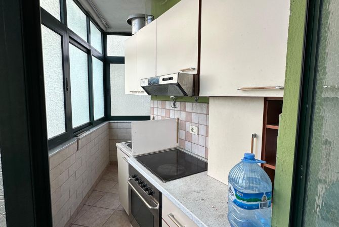 Jepet me qira ambient per zyra – 3+1+2 – Ish-Ekspozita  1.100.000 leke/ muaj