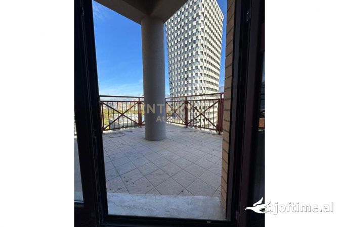 JAPIM ME QIRA AMBIENT PER ZYRA TEK TORRE DRINI !