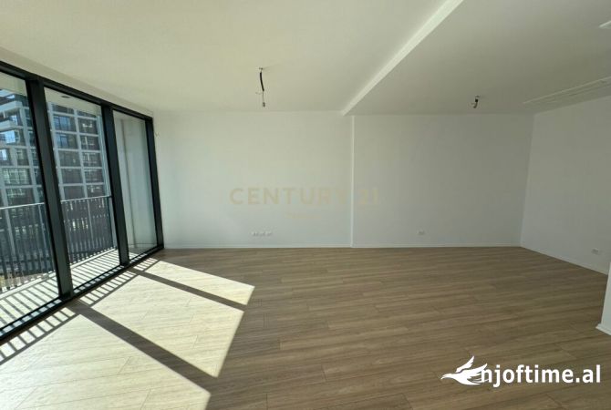 Ambiente Commerciale in Affitto 3+1 a Tirana - 1,400 Euro