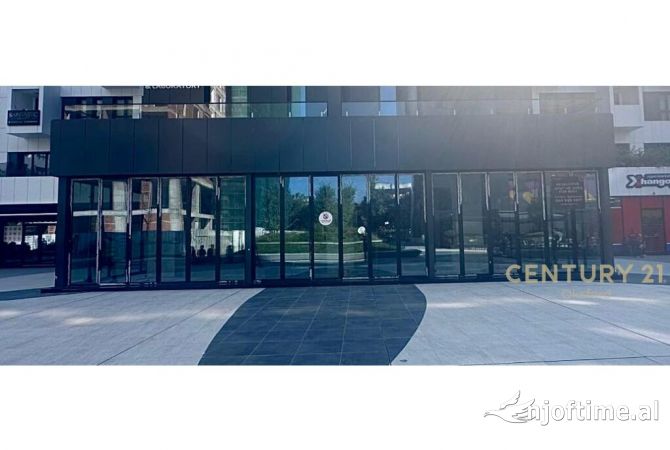 Ambiente Commerciale in Affitto 1+1 a Tirana - 7,200 Euro