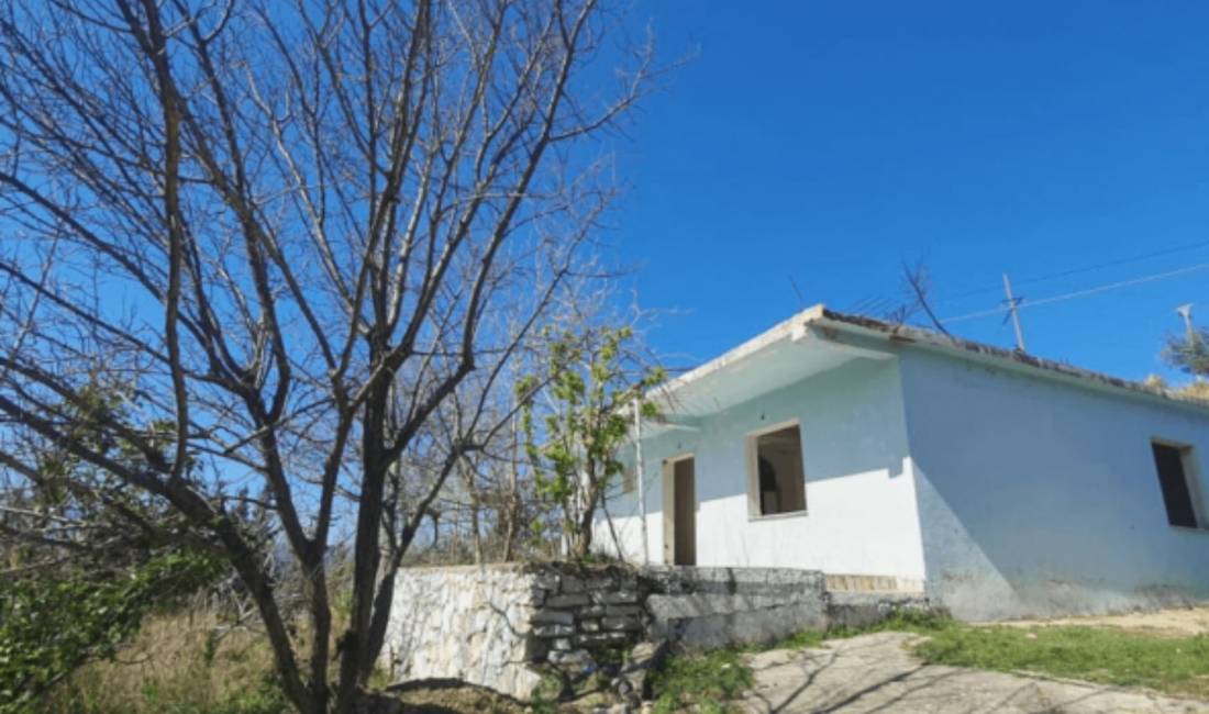 Toke + Ndertese ne shitje - Radhime, Vlore