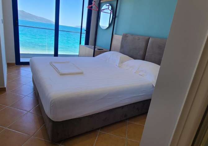 Jepet me qera Hotel 3-katesh ne bregdetin e detit Orikum-Vlore.