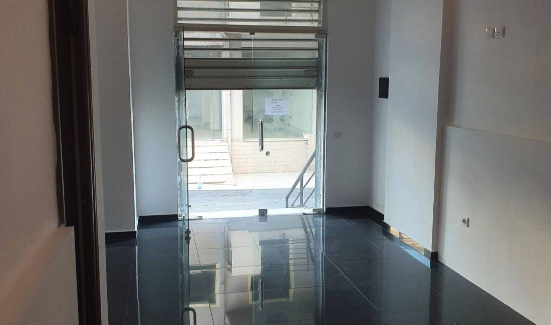 Dyqan me qera ne shkollen "Ali - Demi", Vlore