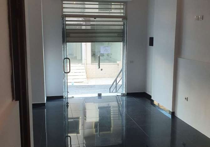 Dyqan me qera ne shkollen "Ali - Demi", Vlore