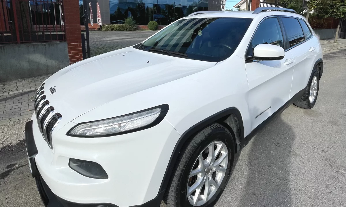 Auto in Vendita a Tirana, Jeep, 2015 Diesel,Kambio Manual Pagamento 7,500  Euro.