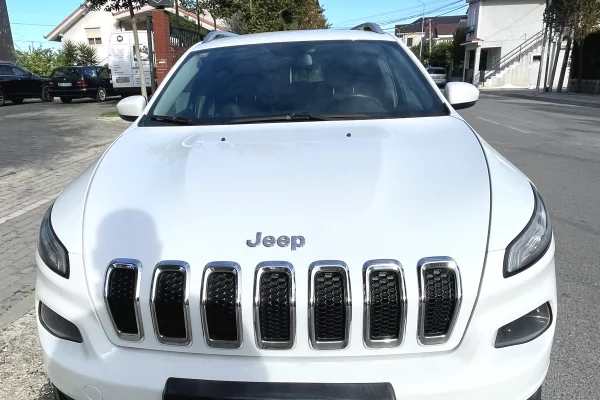 Auto in Vendita a Tirana, Jeep, 2015 Diesel,Kambio Manual Pagamento 7,500  Euro.