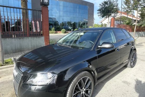 Auto in Vendita a Tirana - 5,500 Euro