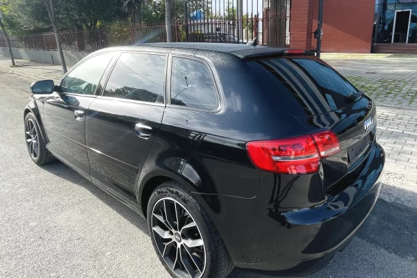 Auto in Vendita a Tirana - 5,500 Euro