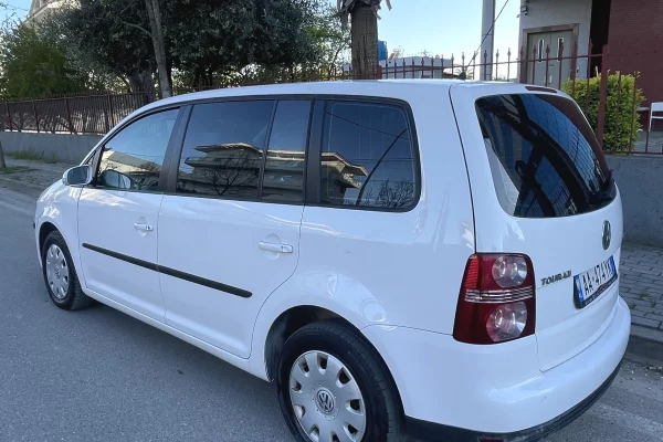 Auto in Vendita a Tirana, Volkswagen, 2008 Diesel,Kambio Automatik Pagamento 4,000  Euro.