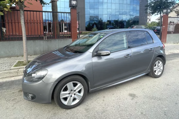 Auto in Vendita a Tirana - 5,200 Euro
