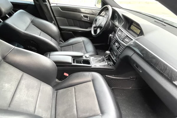 Auto in Vendita a Tirana, Mercedes-Benz, 2009 Diesel,Kambio Automatik Pagamento 8,200  Euro.