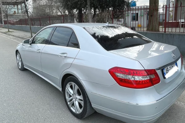 Auto in Vendita a Tirana - 8,200 Euro