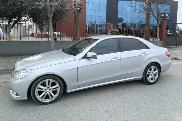 Auto in Vendita a Tirana - 8,200 Euro