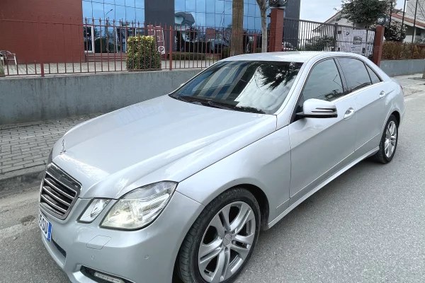 Auto in Vendita a Tirana - 8,200 Euro