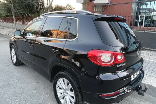 Auto in Vendita a Tirana, Volkswagen, 2010 Diesel,Kambio Manual Pagamento 5,600  Euro.