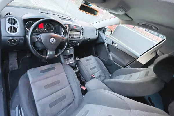 Auto in Vendita a Tirana, Volkswagen, 2010 Diesel,Kambio Manual Pagamento 5,600  Euro.