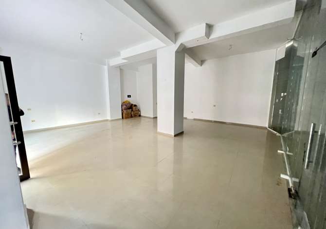 📣 Ofrohet Per QERA Ambient Biznesi  📍 Yzberisht , 100 m Mbi Pasticeri Nela 6  🛣️ Rruga 