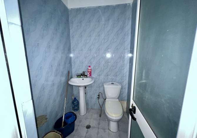 📣 Ofrohet Per QERA Ambient Biznesi  📍 Yzberisht , 100 m Mbi Pasticeri Nela 6  🛣️ Rruga 