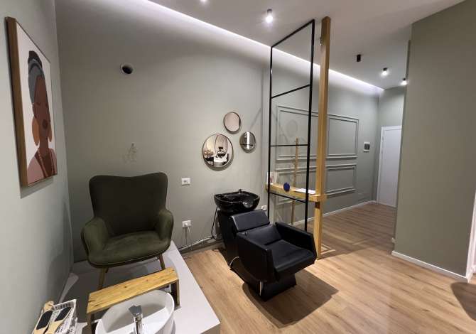 📣 QERA Qender Estetike 📍 Kompleksi Magnet (Kontakt) 🛣️ Rruga "Frosina Plaku" ✨ 