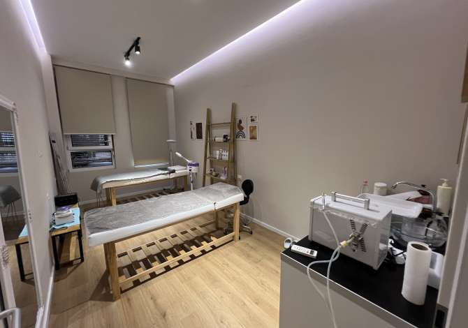 📣 QERA Qender Estetike 📍 Kompleksi Magnet (Kontakt) 🛣️ Rruga "Frosina Plaku" ✨ 