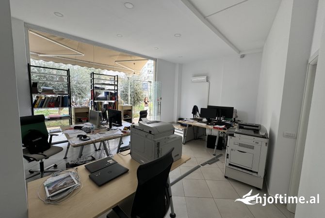 Business Property in Sale 1+1 in Tirana - 220,000 Euro