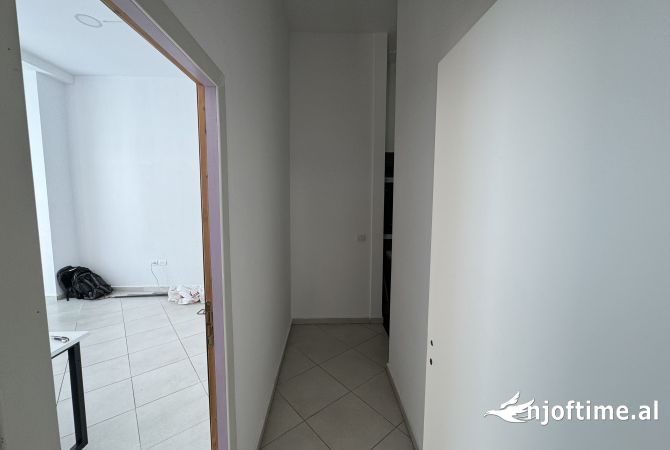 📣 SHITET Ambient Biznesi (Njesi) 📍 Kompleksi Magnet (Kontakt) 🛣️ Rruga "Frosina Plaku" ✨ 