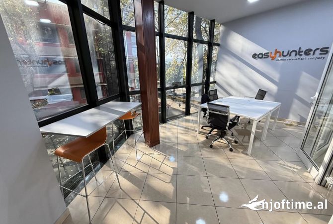 Ambiente Commerciale in Affitto 3+1 a Tirana - 1,500 Euro
