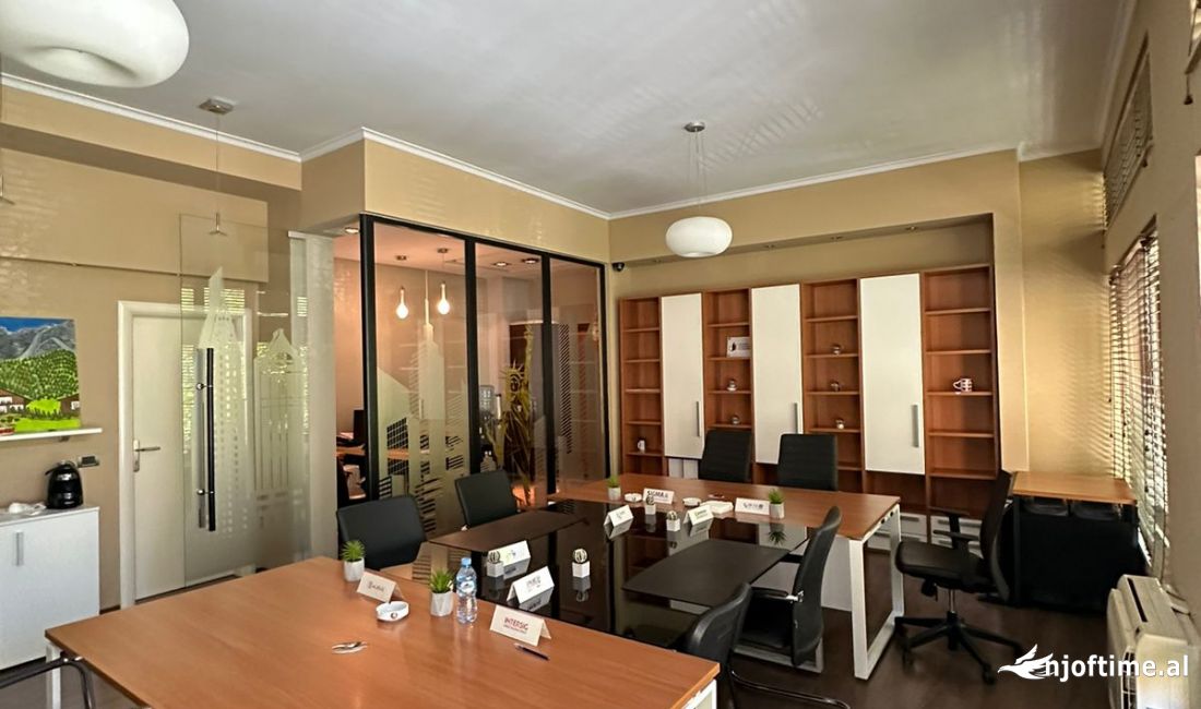 📣 QERA Ambient Biznesi 📍  Prane Gjykates 🛣️ Bulevardi "Gjergj Fishta" ✨ 