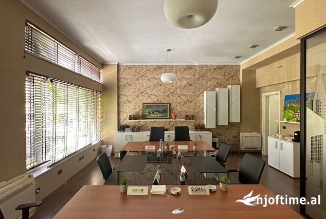 📣 QERA Ambient Biznesi 📍  Prane Gjykates 🛣️ Bulevardi "Gjergj Fishta" ✨ 