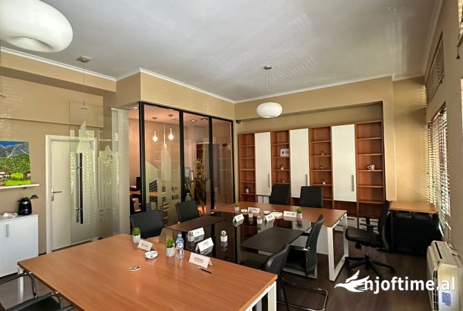 📣 QERA Ambient Biznesi 📍  Prane Gjykates 🛣️ Bulevardi "Gjergj Fishta" ✨ 