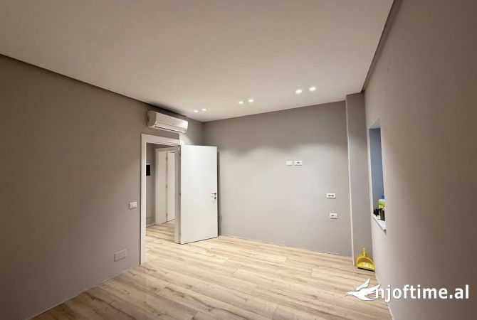 📣 QERA Ambient Zyre 👉 Apartament 2+1 Me 2 Tualete 📍 Vasil Shanto , Prane KESH-it ✨ 