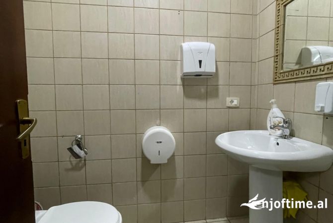 📣 QERA Ambient Biznesi (Zyre) 📍 Prane Gjuheve Te Huaja 🛣️ Rruga e "Elbasanit" ✨ 