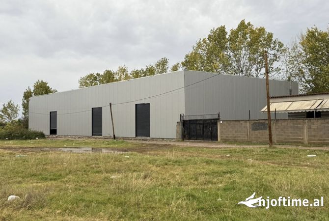 Ambiente Commerciale in Affitto 4+1 a Tirana - 4,500 Euro