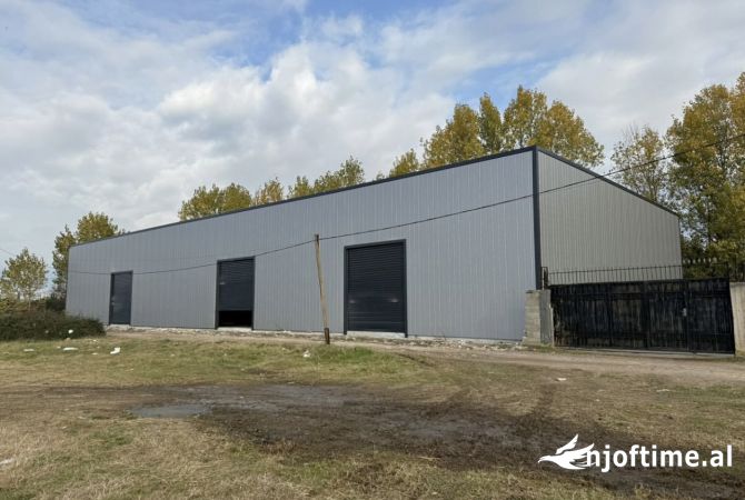 Ambiente Commerciale in Affitto 4+1 a Tirana - 4,500 Euro