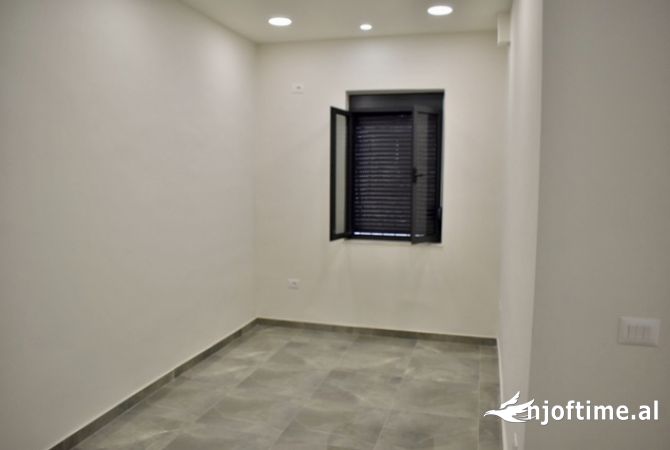 📣 SHITET Ambient Biznesi 📍 Prane Stadiumit "Dindamo" ✨ 