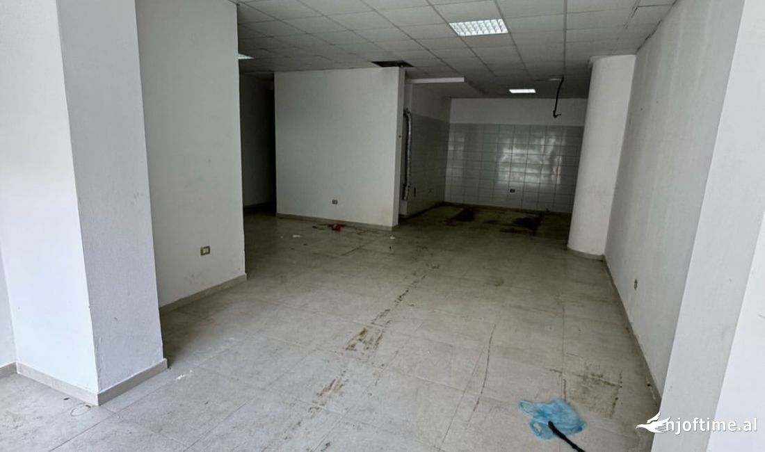 📣 SHITET Ambient Biznesi 📍 Market Joena , Prane 21-Dhjetorit 🛣️ Rruga "Frederik Shiroka" ✨ 