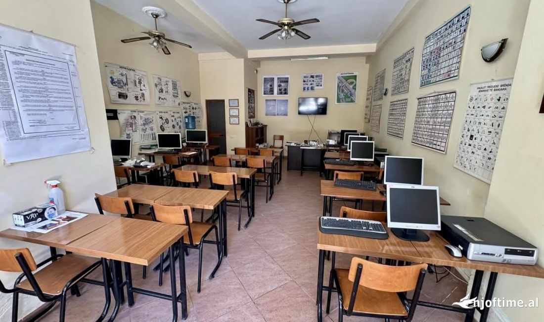 📣 SHITET Ambient Biznesi (Zyre) 📍 Prane 21-Dhjetorit , Tek Market Joena ✨ 