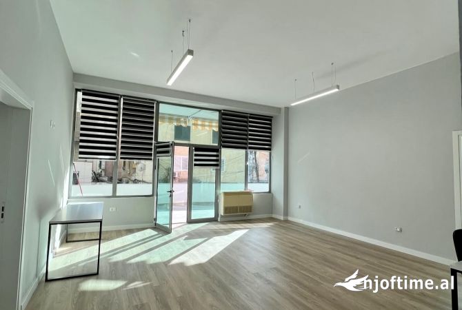 📣 QERA Apartament 2+1 📍 Prane Supermarket Xhangolli , Tek Kristal Center 🛣️ Rruga "Prokop Mima" ✨ 