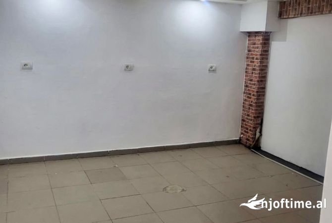 📣 QERA Ambient Biznesi 📍 Komuna e Parisit ✨ 