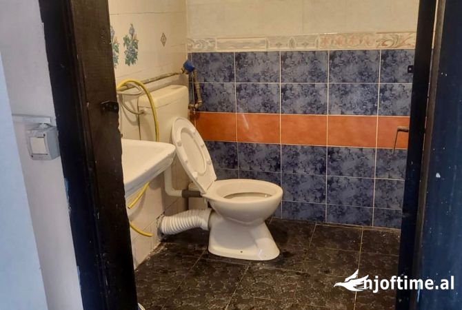 📣 QERA Ambient Biznesi 📍 Komuna e Parisit ✨ 