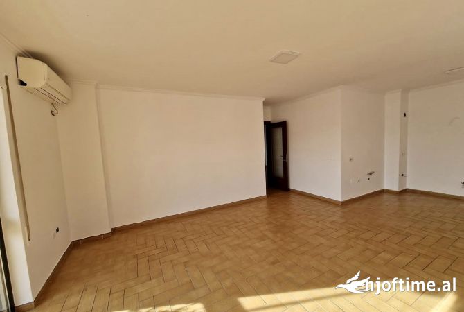 📣 QERA Apartament 3+1 Me 2 Tualete 📍 Sheshi Wilson 🛣️ Rruga "Perlat Rexhepi" ✨ 