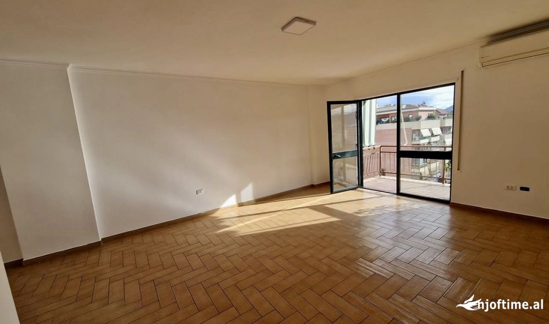 📣 QERA Apartament 3+1 Me 2 Tualete 📍 Sheshi Wilson 🛣️ Rruga "Perlat Rexhepi" ✨ 