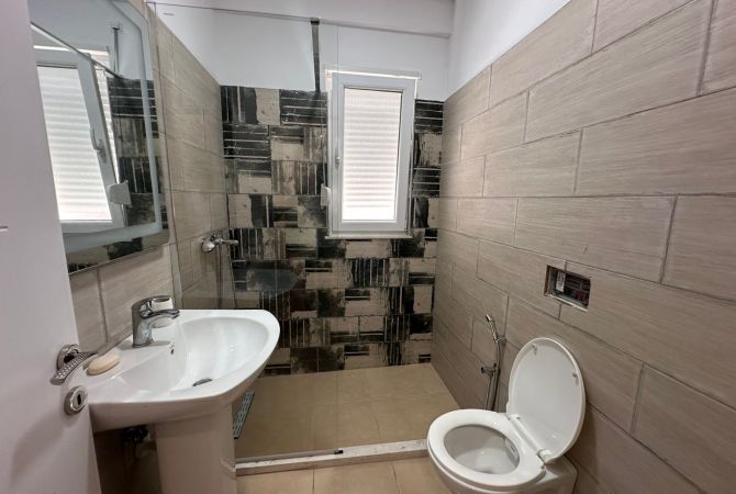 Shtepi me qera Apartament ne Tirane, 1+1, Mobilimi E mobiluar, Pagesa 600  Euro.